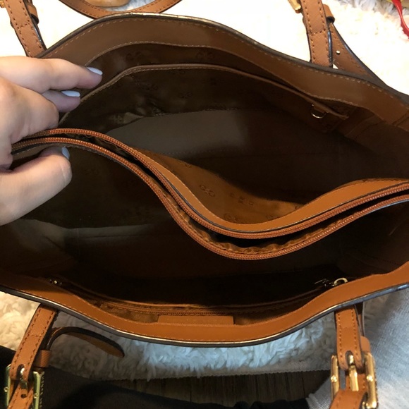 Tory Burch York Buckle Tote - Picture 4 of 4